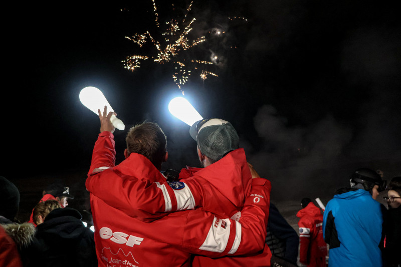 Afdaling met fakkels - © OT Saint Jean d'Arves Afdaling met fakkels