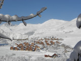 Vue du hameau de la Chal à Saint Jean d'Arves en hiver