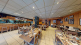 L'Atelier Resto tables et bar - © Matterport L'Atelier Resto tables et bar