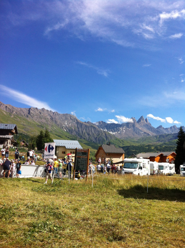 Le Col du Mollard lors du passage du tour de France - © M. Fumaz Le Col du Mollard lors du passage du tour de France