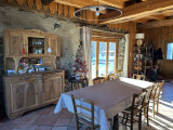 Maison du Poingt_ keukentafel