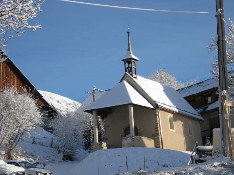 la_chapelle_du_village.jpg la_chapelle_du_village.jpg