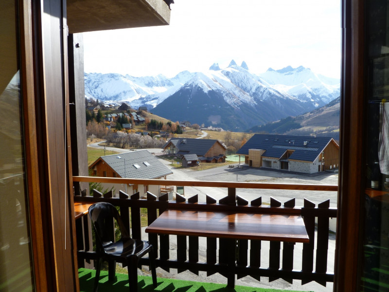 2_vue_depuis_le_balcon.jpg 2_vue_depuis_le_balcon.jpg