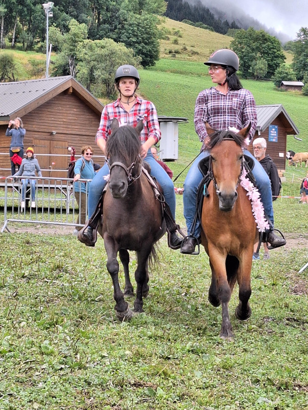 Trekking on horseback - Les cavaliers des Arves_Saint-Jean-d'Arves Trekking on horseback - Les cavaliers des Arves_Saint-Jean-d'Arves