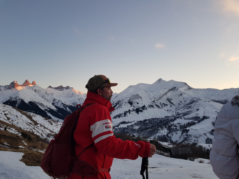 Night snowshoeing with the Saint Jean d'Arves ESF_Saint-Jean-d'Arves