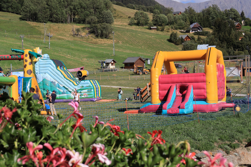 Fun zone & trampoline cage_Saint-Jean-d'Arves Fun zone & trampoline cage_Saint-Jean-d'Arves