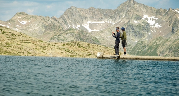 Pêche en montagne tous niveaux avec un moniteur guide - © Augustin Feller Pêche en montagne tous niveaux avec un moniteur guide